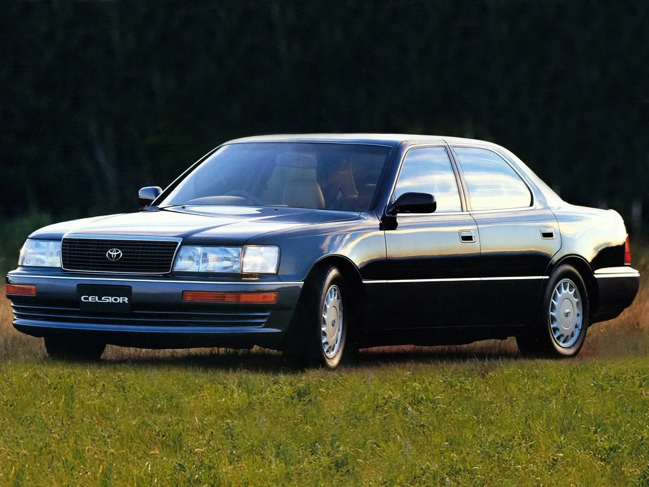 Toyota Celsior 4 AT RWD (260 л.с.)