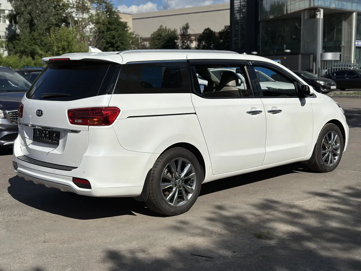 Kia Carnival 2.2 CRDi AT (200 л.с.)