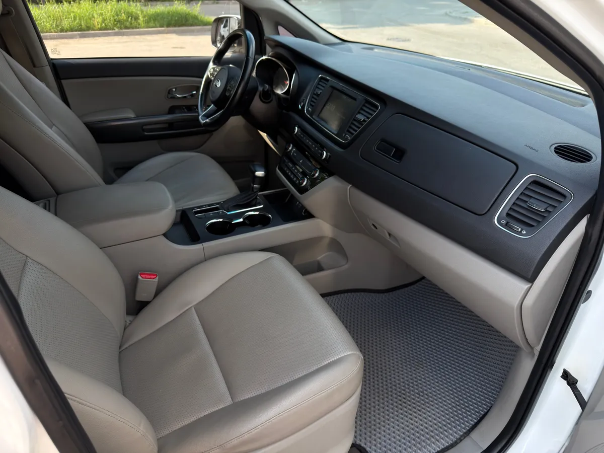 Kia Carnival 2.2 AT (202 л.с.)