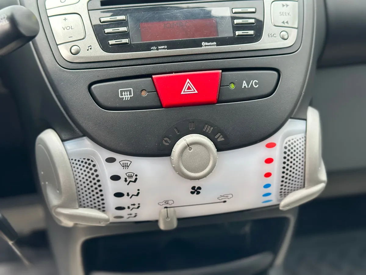 Peugeot 107 1.0 2-tronic (68 л.с.)