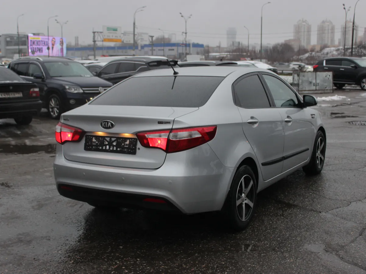 Kia Rio 1.4 AT (107 л.с.)