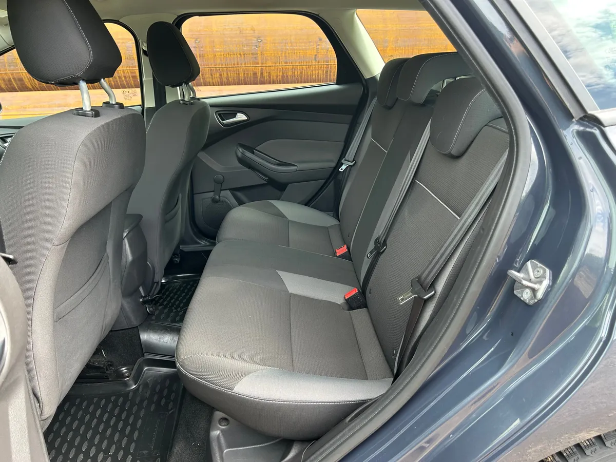 Ford Focus 1.6 PowerShift (125 л.с.)