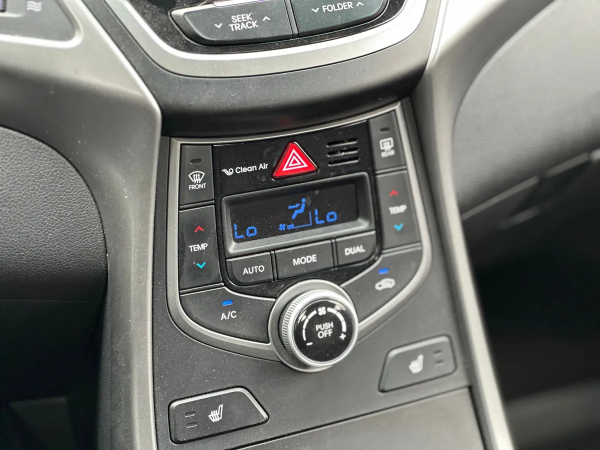 Hyundai Elantra 1.6 AT (132 л.с.)