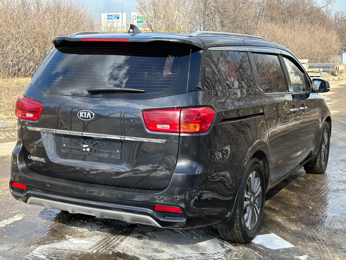 Kia Carnival 2.2 CRDi AT (200 л.с.)