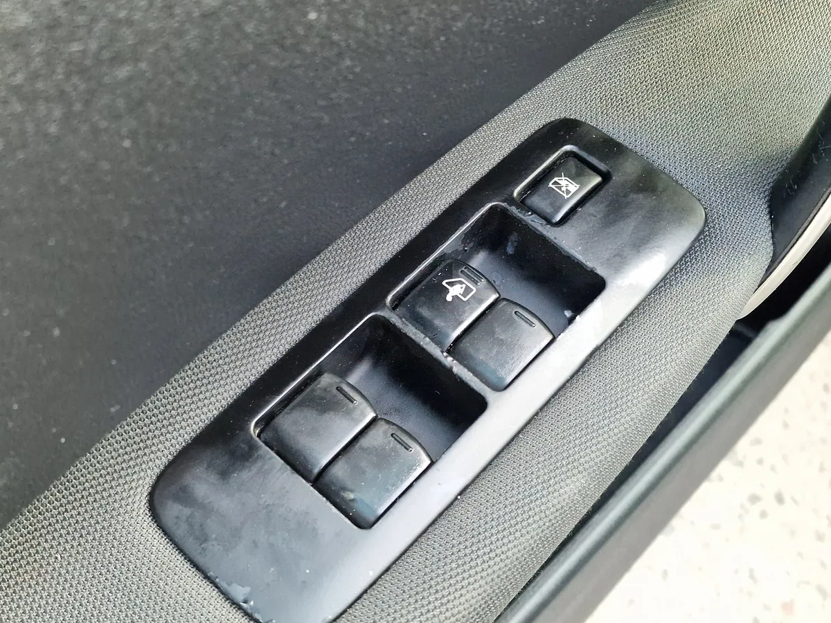 Nissan Qashqai 1.6 CVT FWD (117 л.с.)