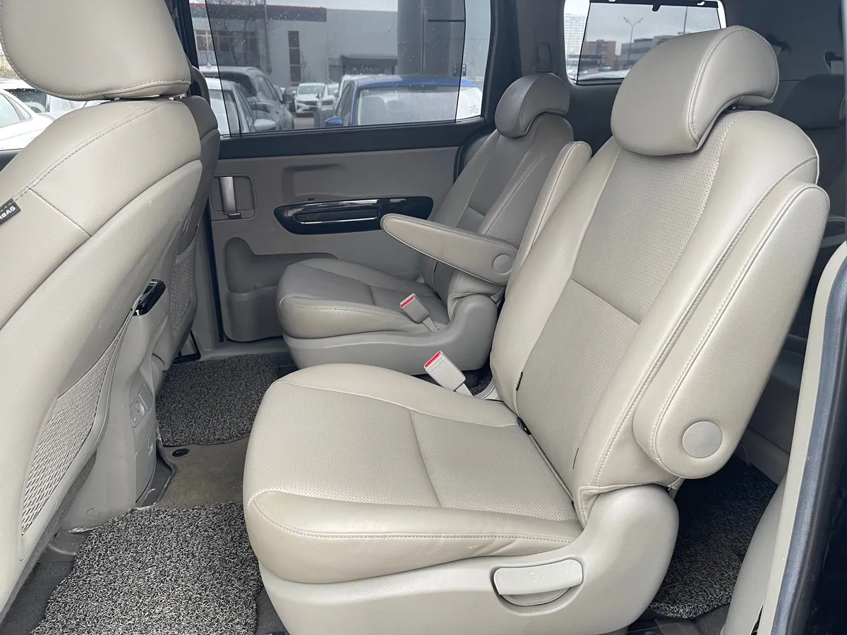 Kia Carnival 2.2 AT (202 л.с.)