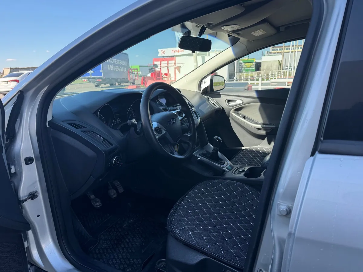 Ford Focus 1.6 MT (105 л.с.)