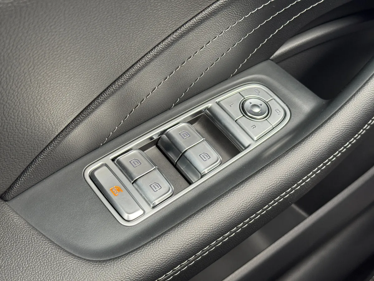 Hongqi H5 2.0 AT (218 л.с.)