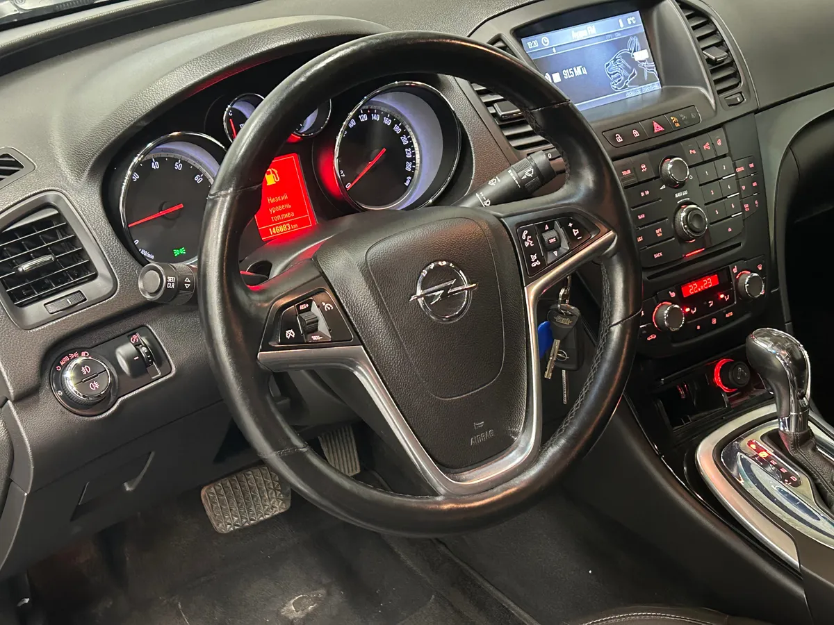 Opel Insignia 2.0 SIDI Turbo Ecotec AT 4x4 (250 л.с.)