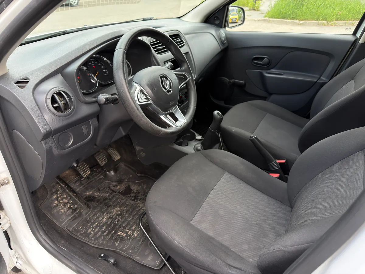 Renault Sandero 1.6 MT (82 л.с.)
