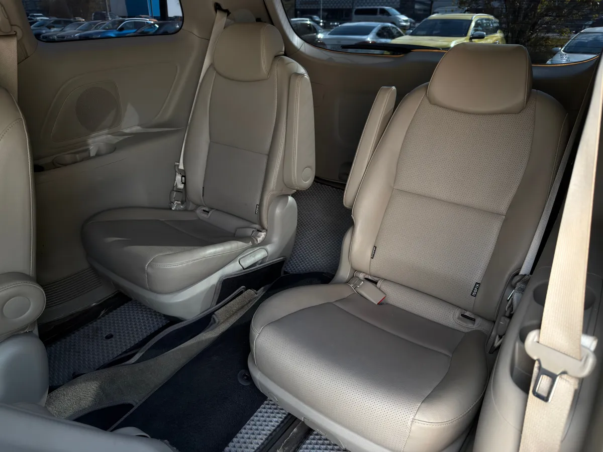 Kia Carnival 2.2 AT (202 л.с.)