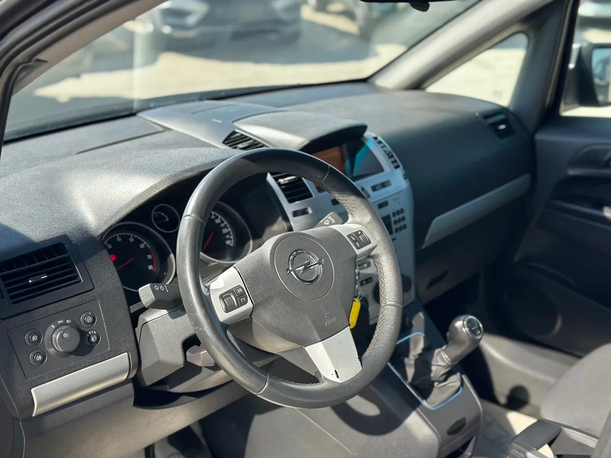 Opel Zafira 1.8 MT (140 л.с.)