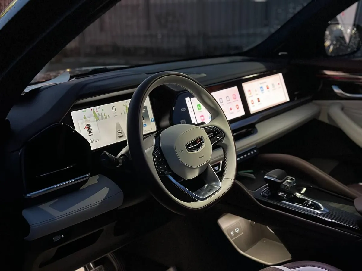 Geely Monjaro 2.0 AT 4WD (238 л.с.)