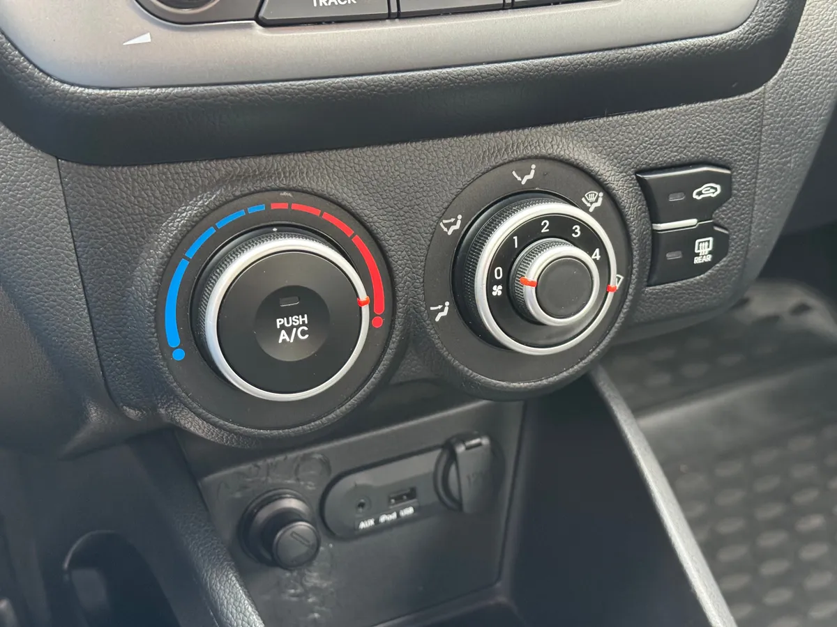 Kia Rio 1.4 AT (107 л.с.), 2014 — фото 9