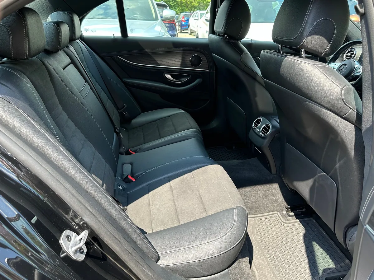 Mercedes-Benz E-Класс E 220 d 4MATIC 9G-TRONIC (194 л.с.)