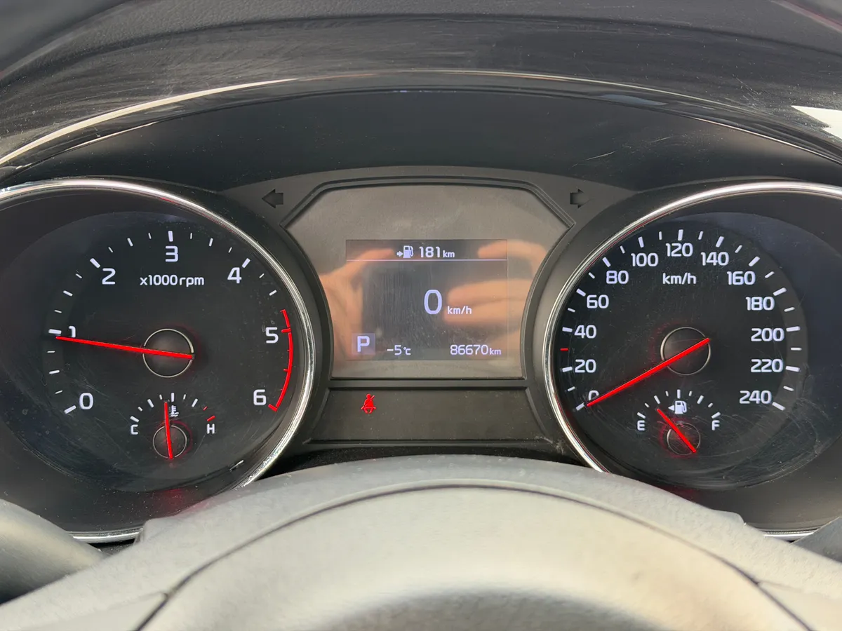 Kia Carnival 2.2 AT (202 л.с.)