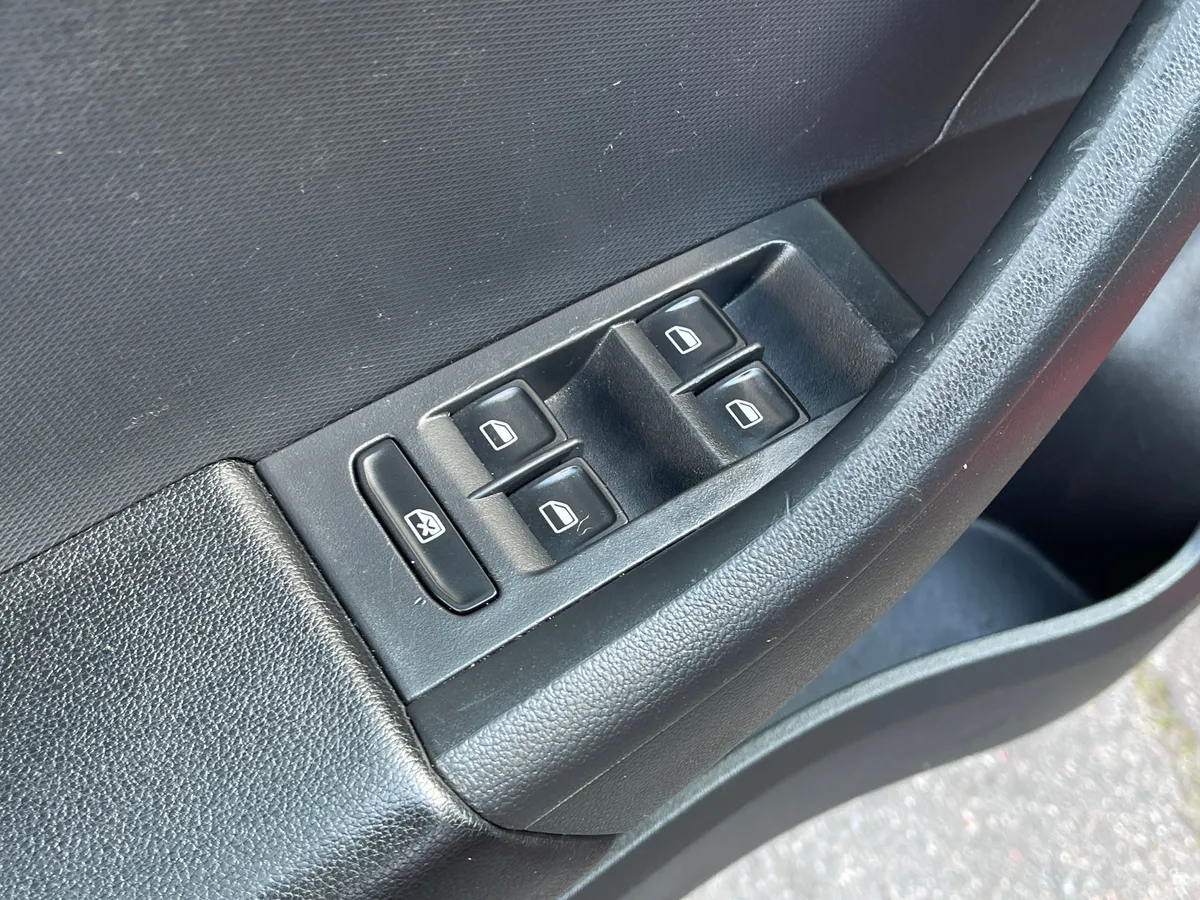 Skoda Rapid 1.6 AT (105 л.с.), 2014 — фото 11