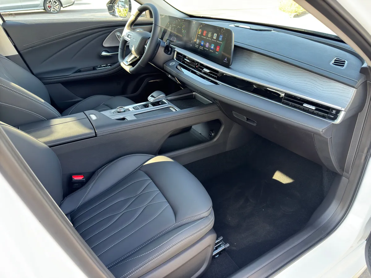 Chery Arrizo 8 1.6 AMT (197 л.с.)