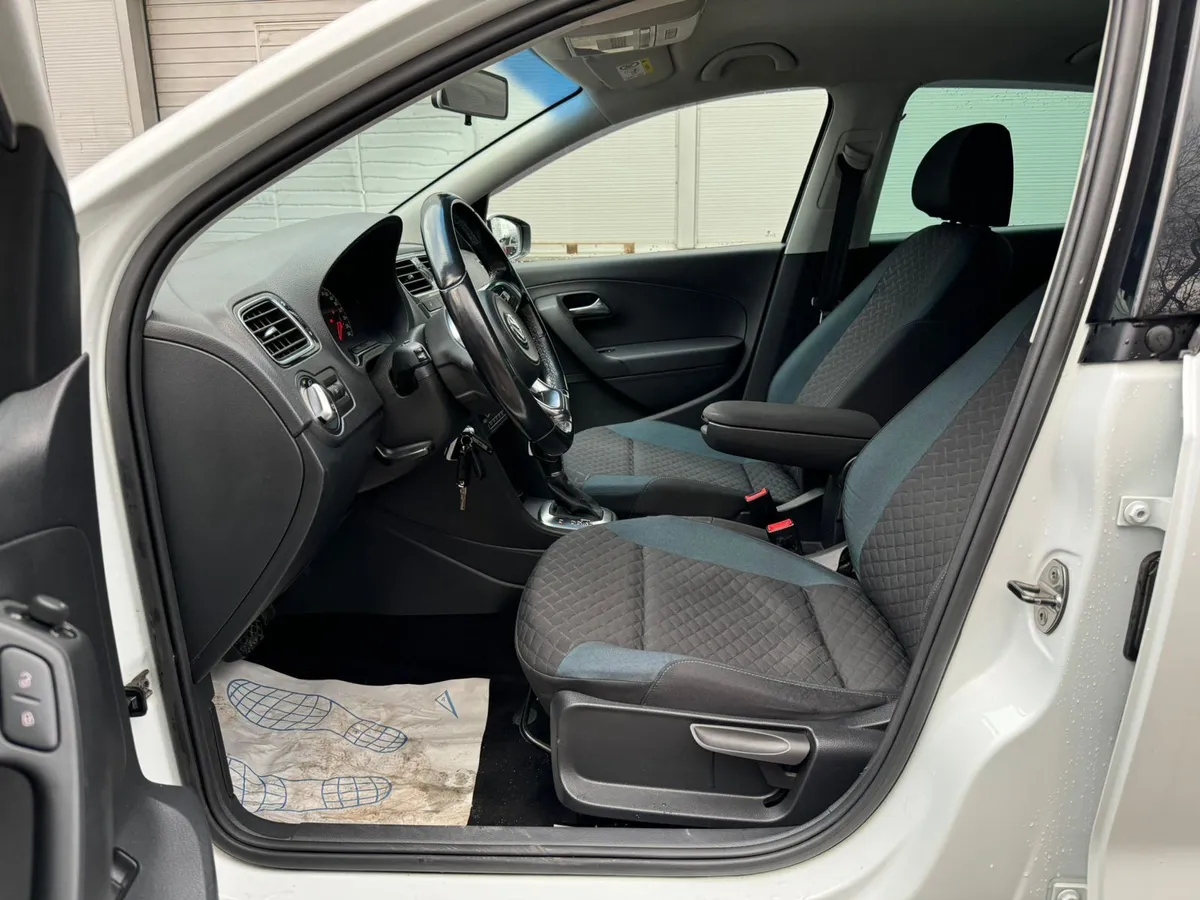 Volkswagen Polo 1.6 MPI AT (110 л.с.)