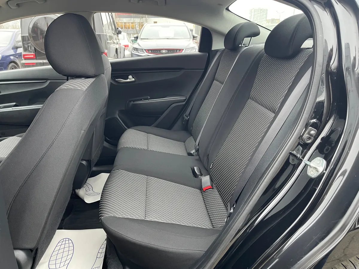 Kia Rio 1.4 AT (100 л.с.)