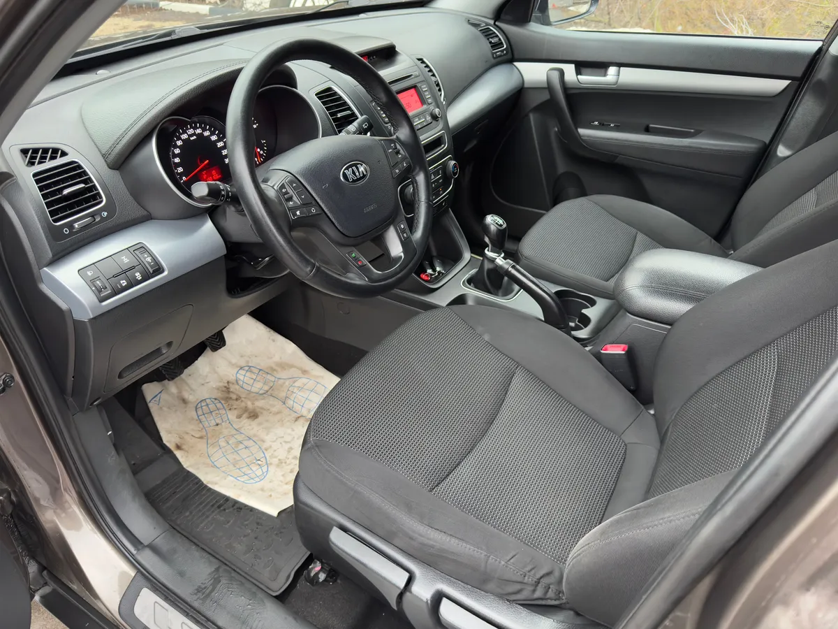 Kia Sorento 2.4 MT (175 л.с.)