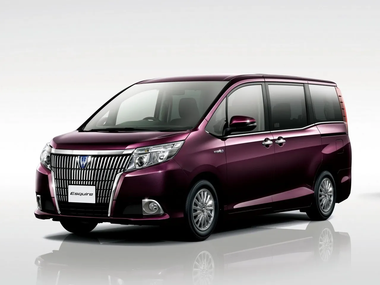 Toyota Esquire 2 CVT 4WD (152 л.с.)