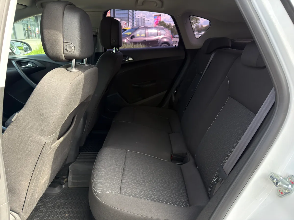 Opel Astra 1.6 AT (115 л.с.)