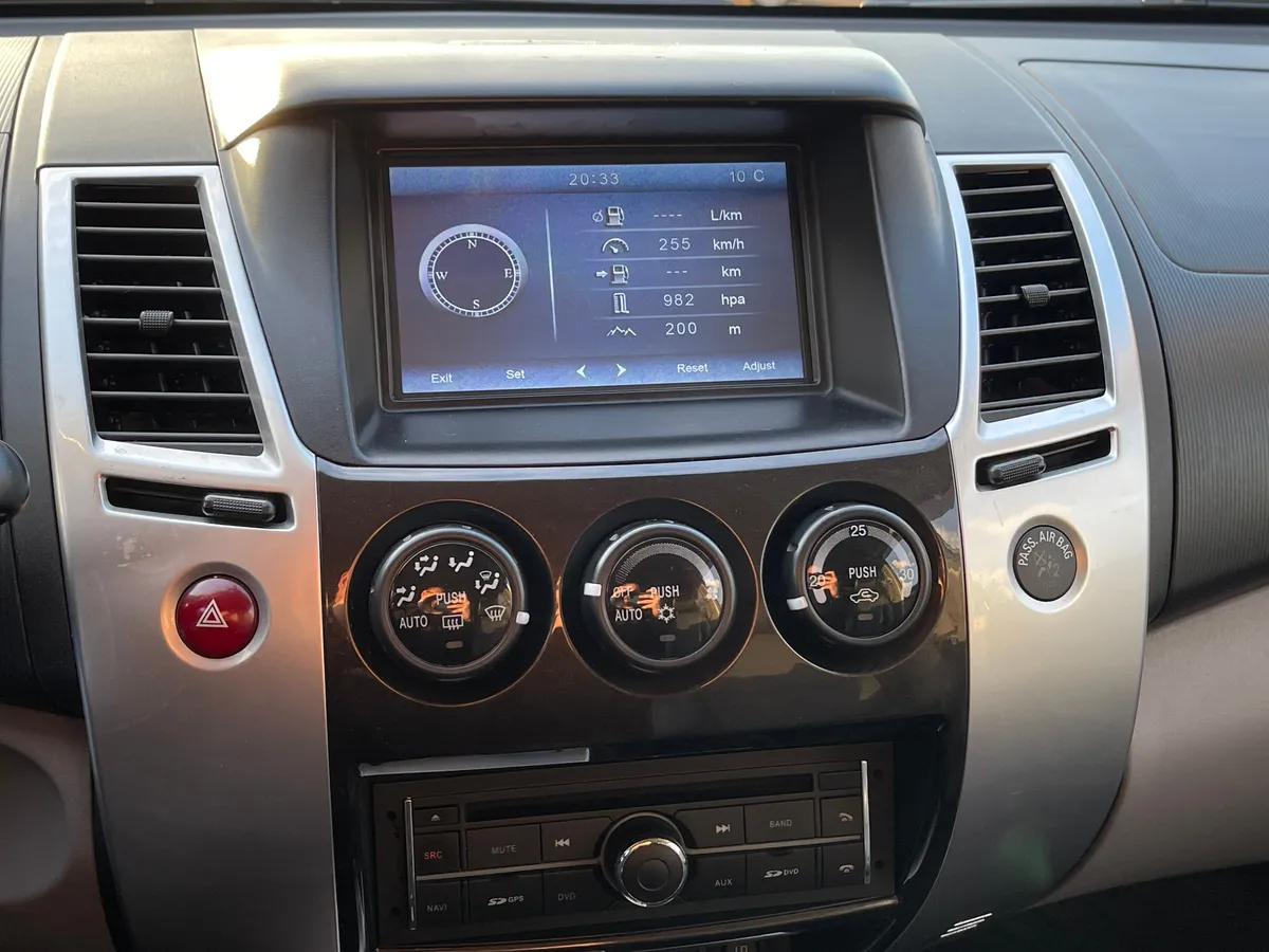 Mitsubishi Pajero Sport 2.5 DI-D AT AWD (178 л.с.)