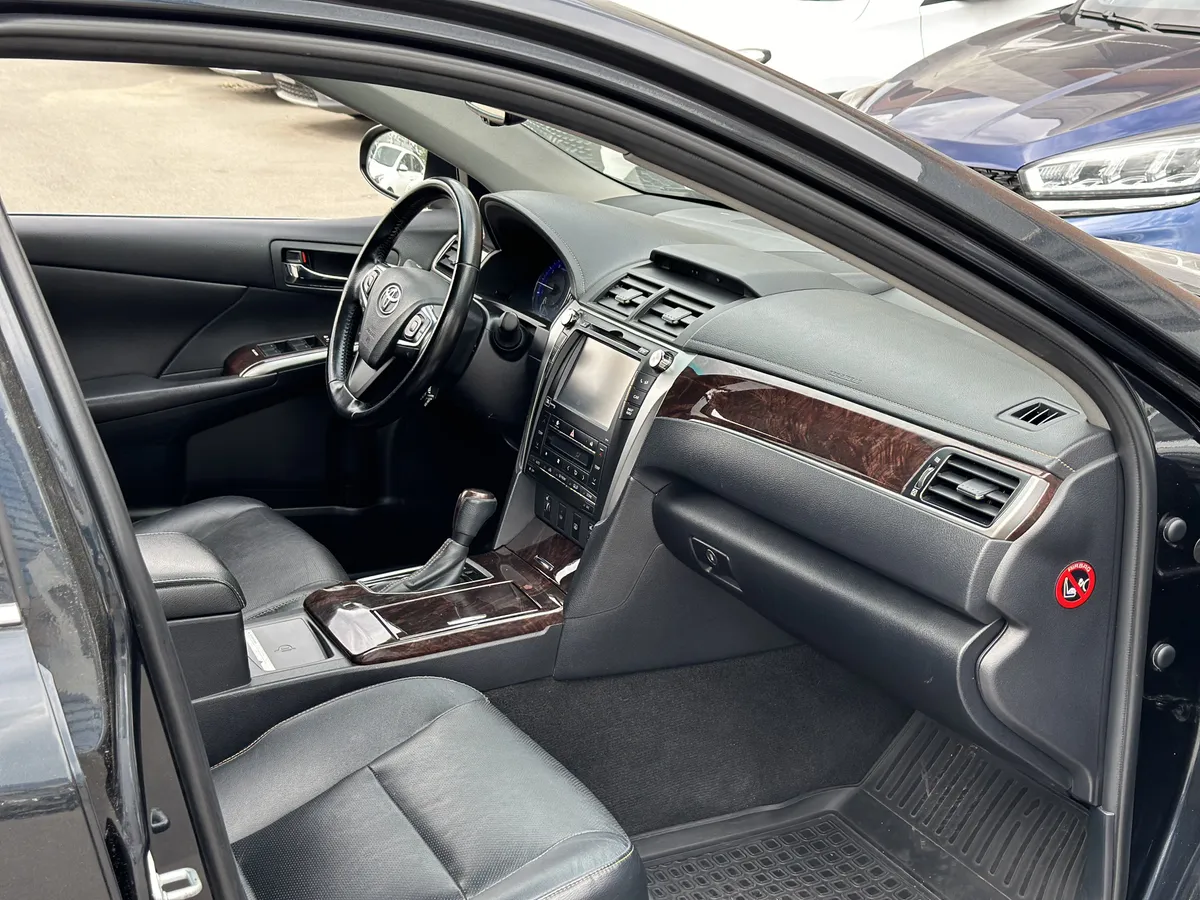 Toyota Camry 3.5 AT (249 л.с.)