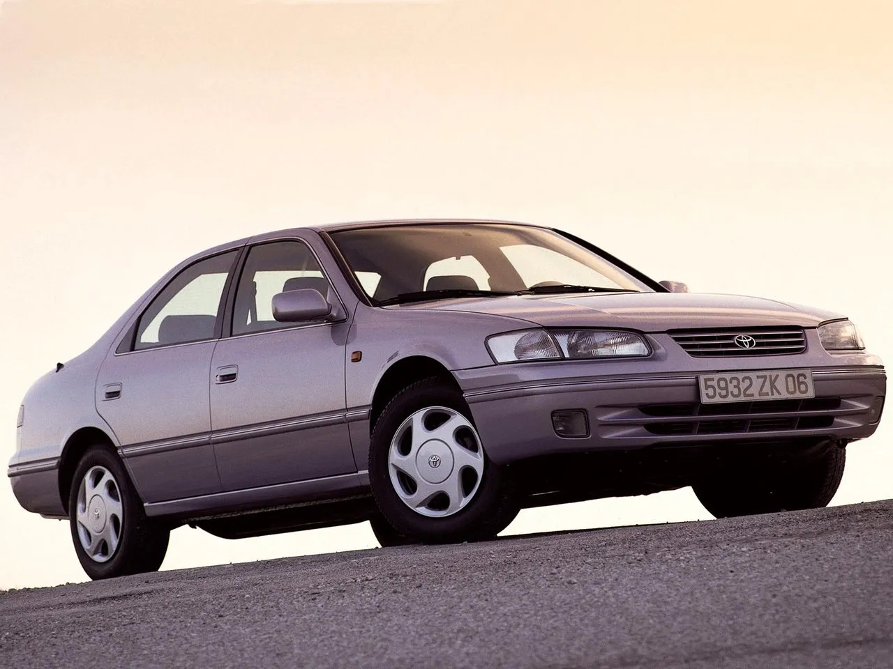 Toyota Camry 2.2 AT FWD (131 л.с.)