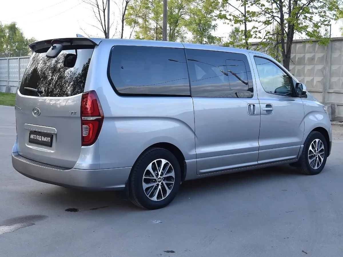 Hyundai Grand Starex 2.5 AT 4WD (145 л.с.)