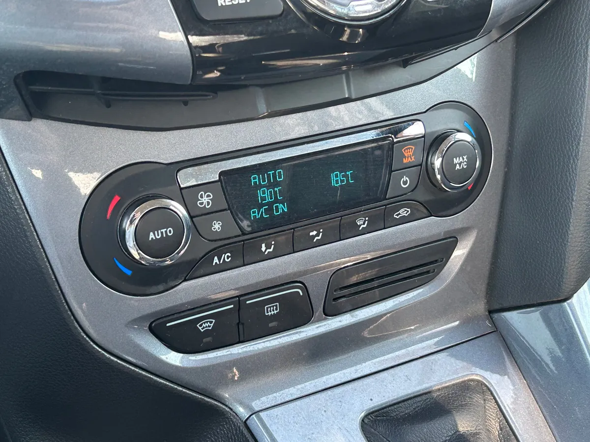 Ford Focus 1.6 PowerShift (125 л.с.)