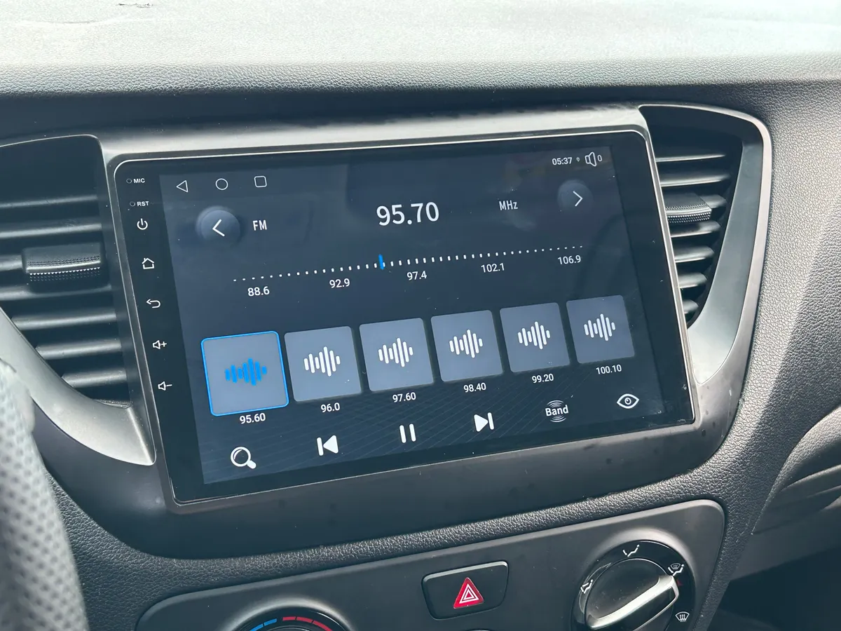 Hyundai Solaris 1.6 MT (123 л.с.), 2017 — фото 7