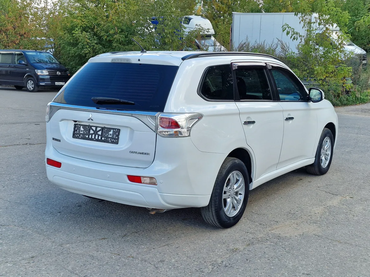 Mitsubishi Outlander 2.0 CVT 4WD (146 л.с.)