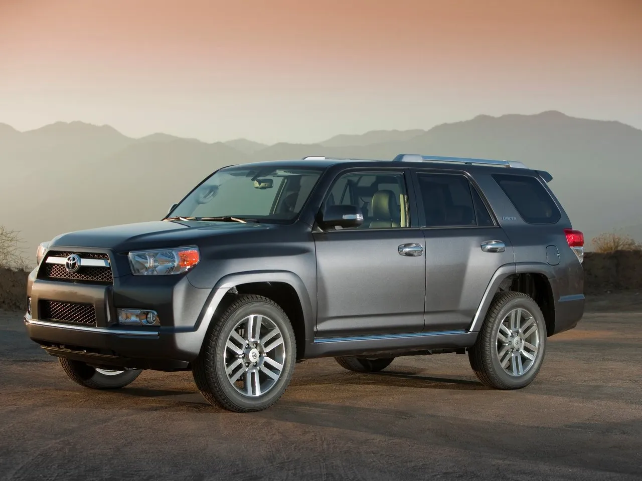 Toyota 4Runner 4 AT RWD (273 л.с.)