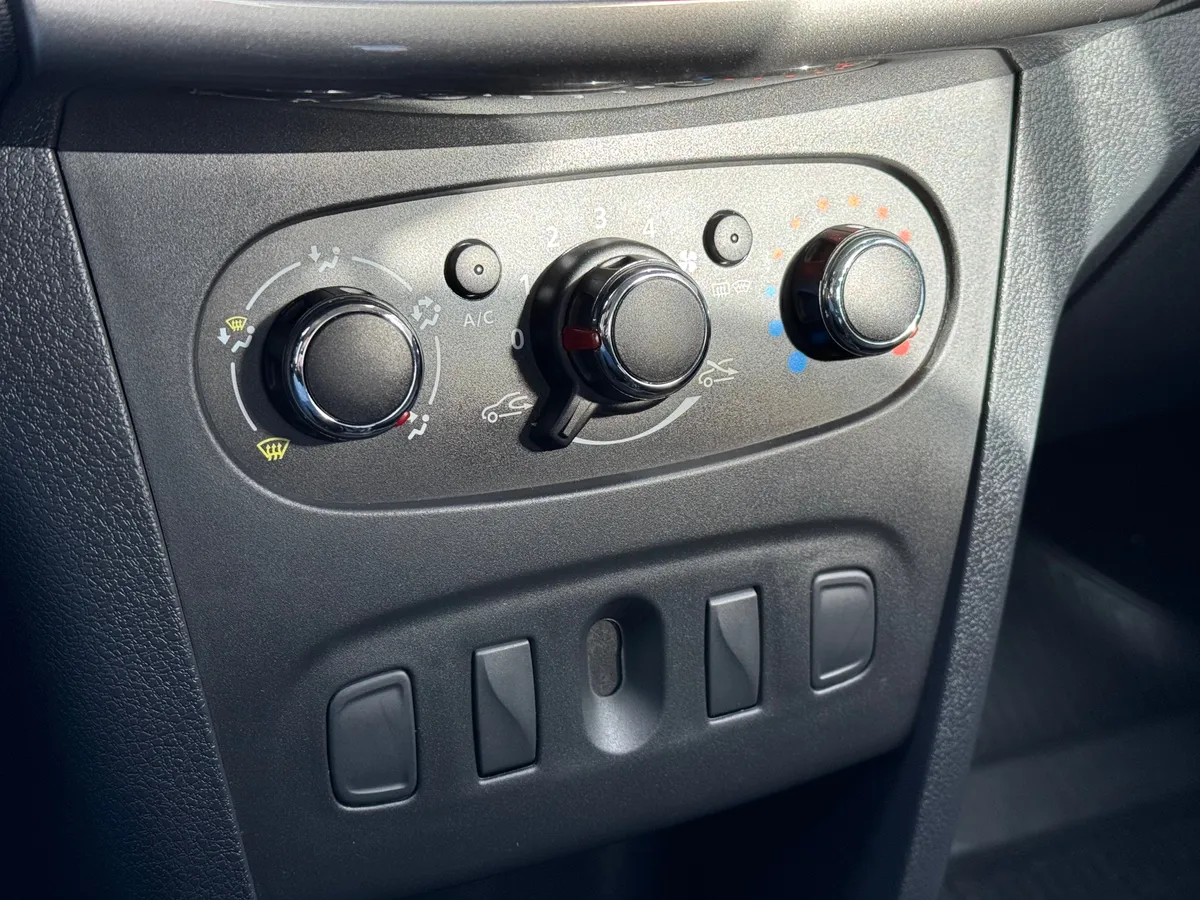 Renault Logan 1.6 AT (102 л.с.)