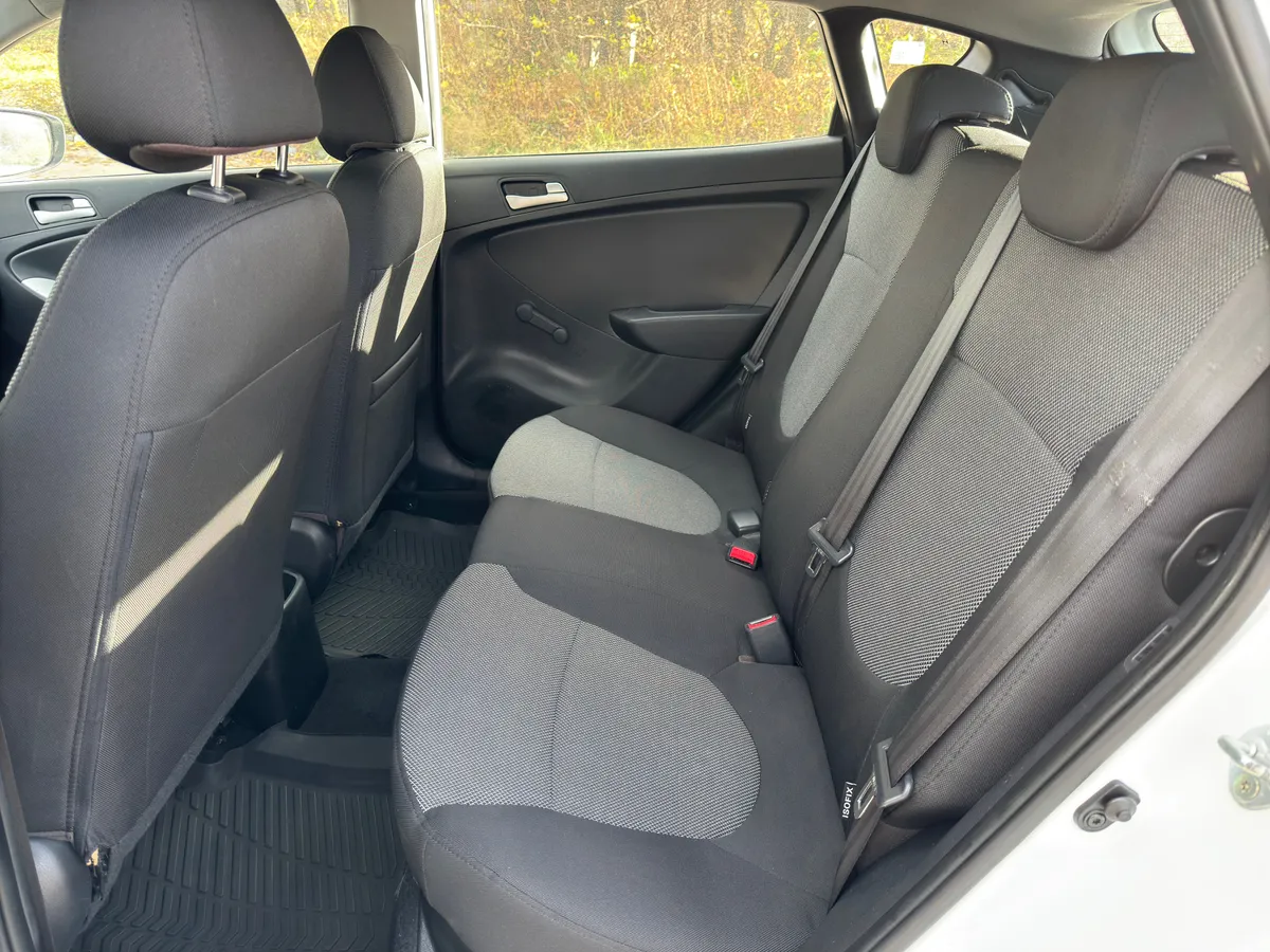 Hyundai Solaris 1.4 AT (107 л.с.), 2013 — фото 7