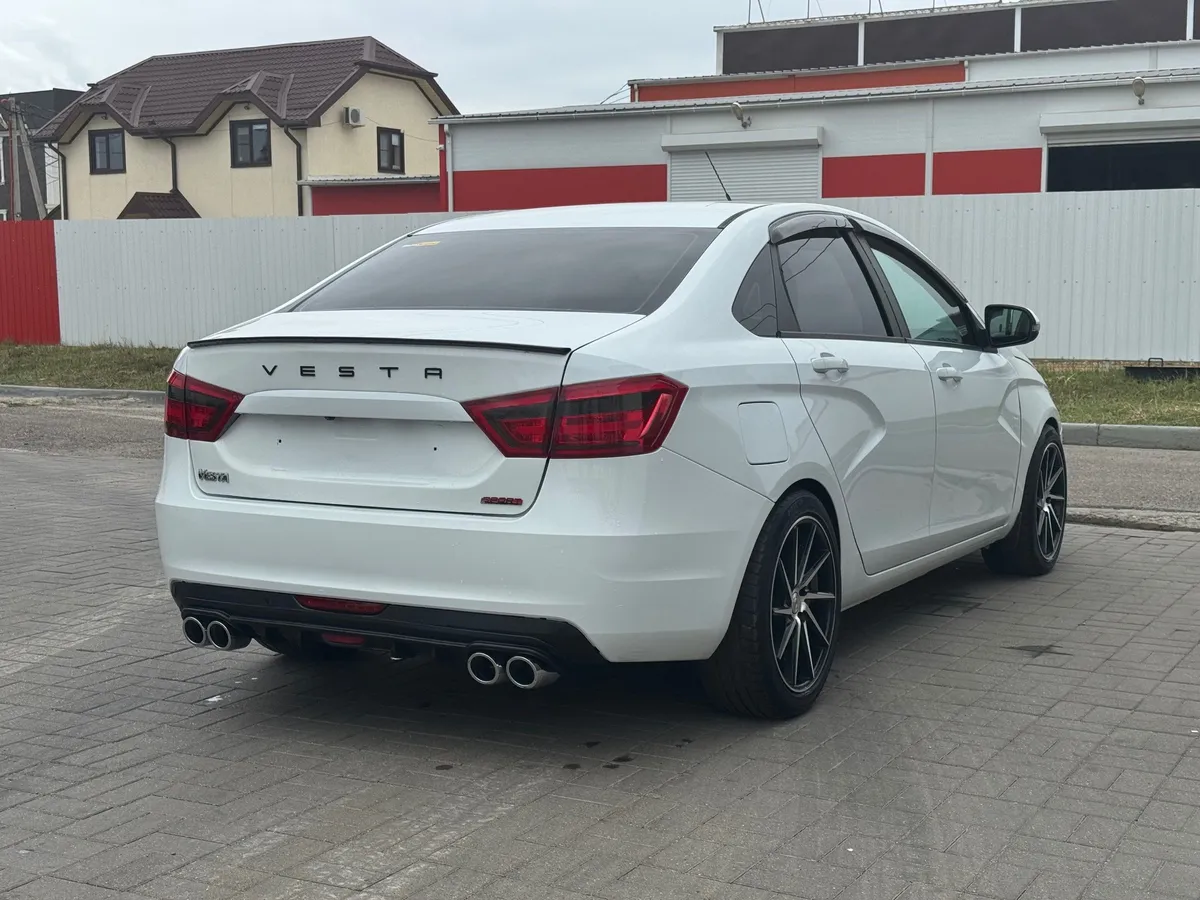 ВАЗ (Lada) Vesta 1.6 MT (106 л.с.)