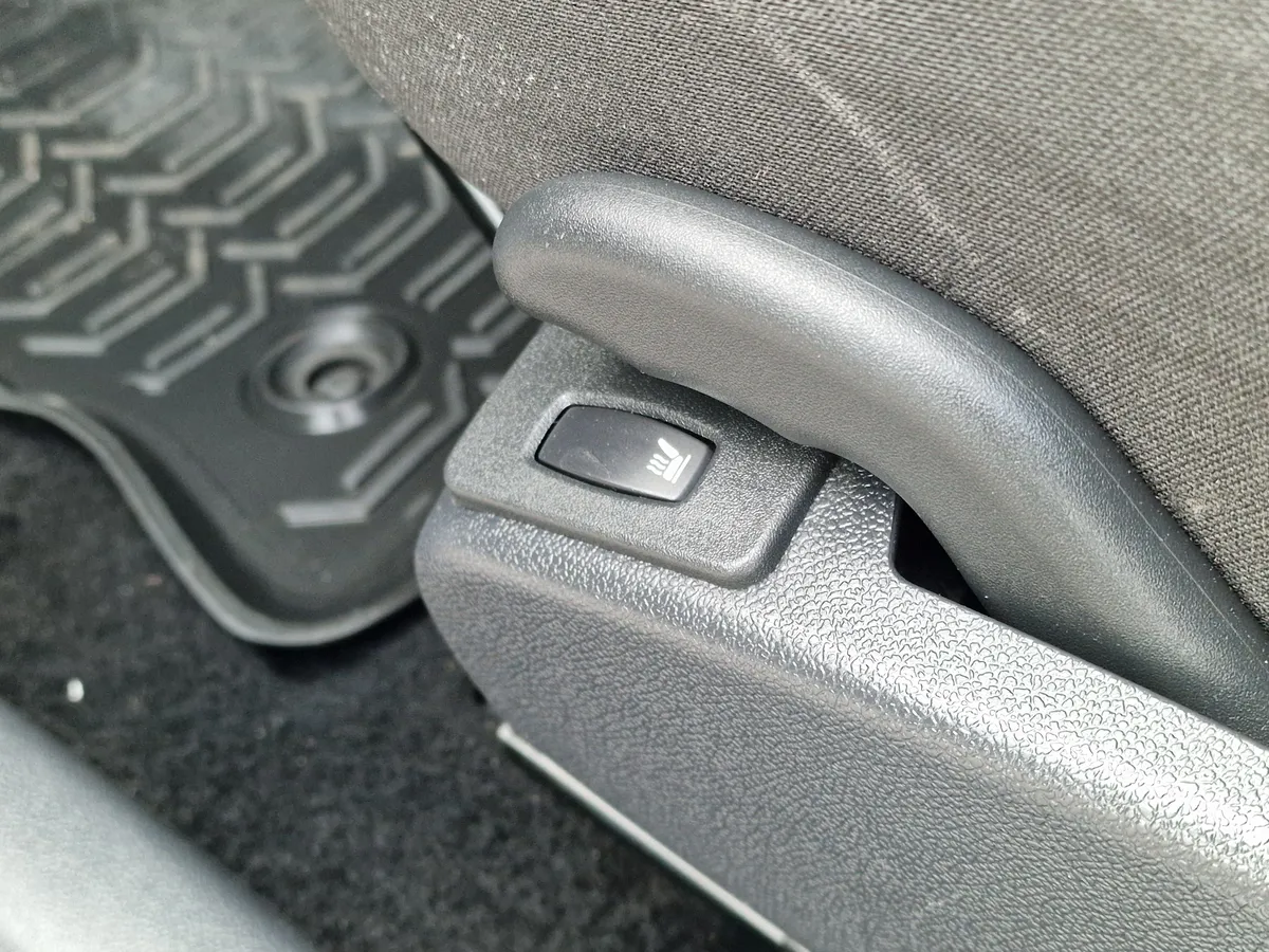 Nissan Almera 1.6 MT (102 л.с.)