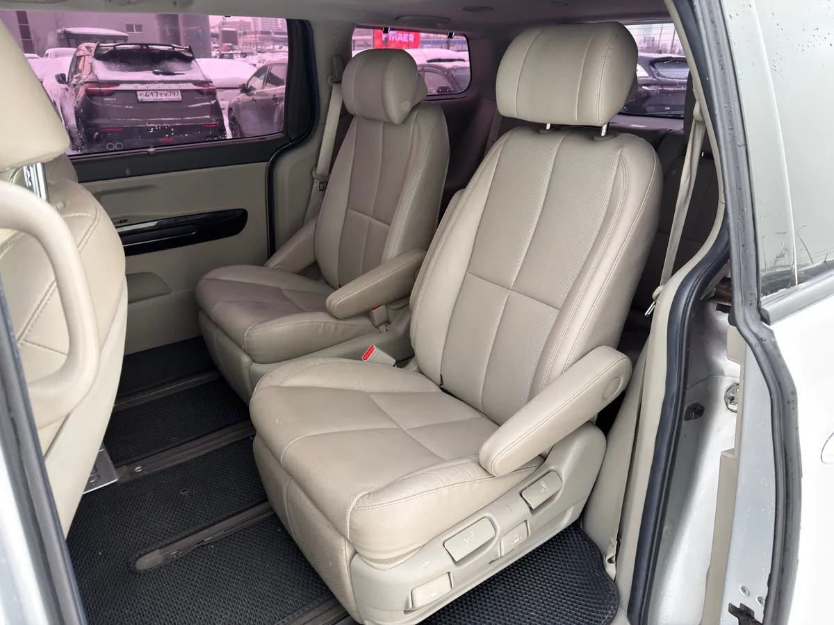 Kia Carnival 2.2 AT (202 л.с.)
