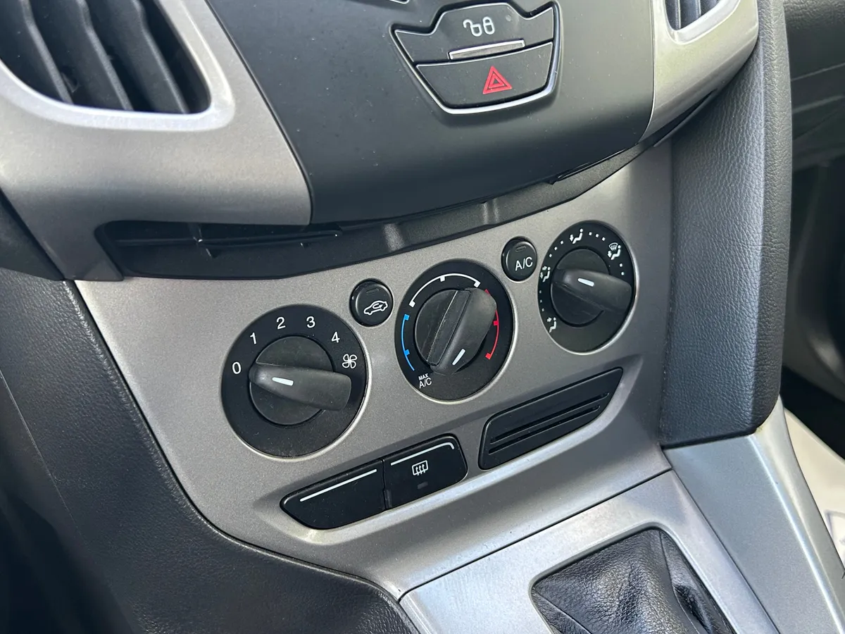 Ford Focus 1.6 PowerShift (105 л.с.)