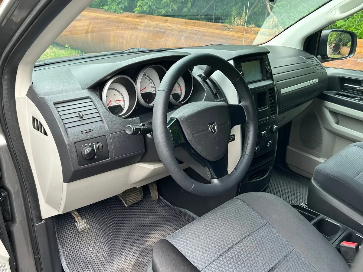 Dodge Caravan 3.3 AT (173 л.с.)