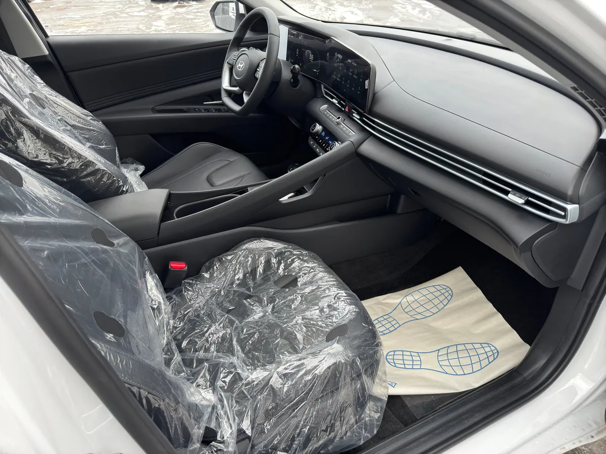 Hyundai Elantra 1.5 CVT (115 л.с.)