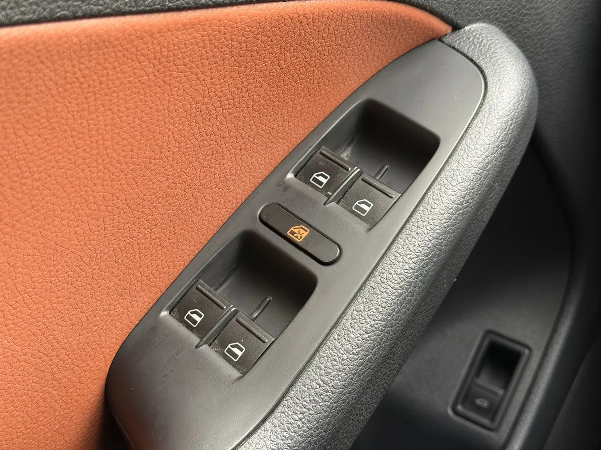 Volkswagen Jetta 1.4 TSI DSG (122 л.с.)