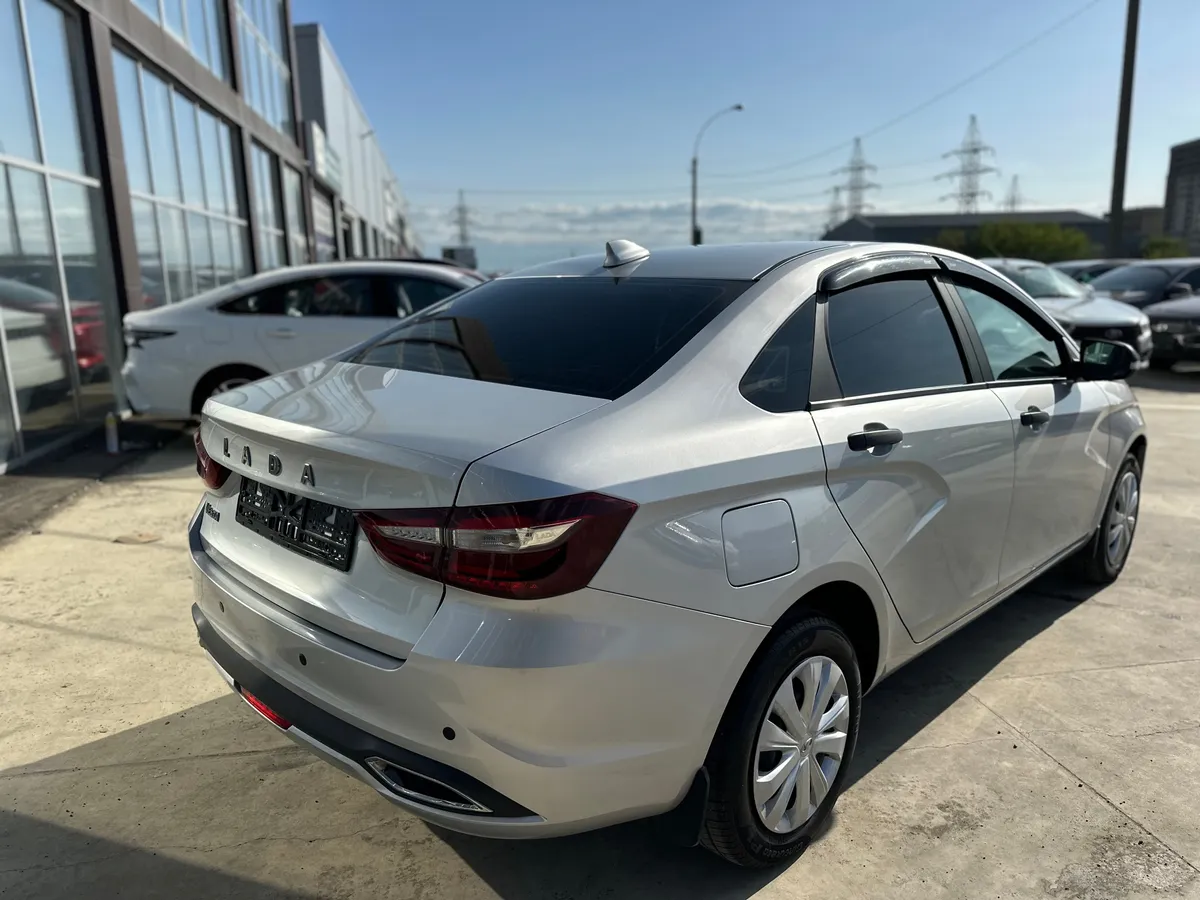ВАЗ (Lada) Vesta 1.6 MT (90 л.с.)