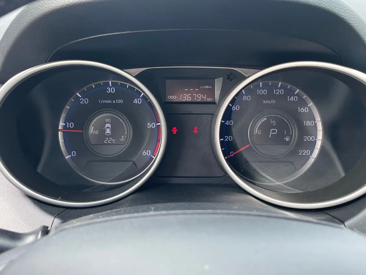 Hyundai ix35 2.0 CRDi AT 4WD (136 л.с.)