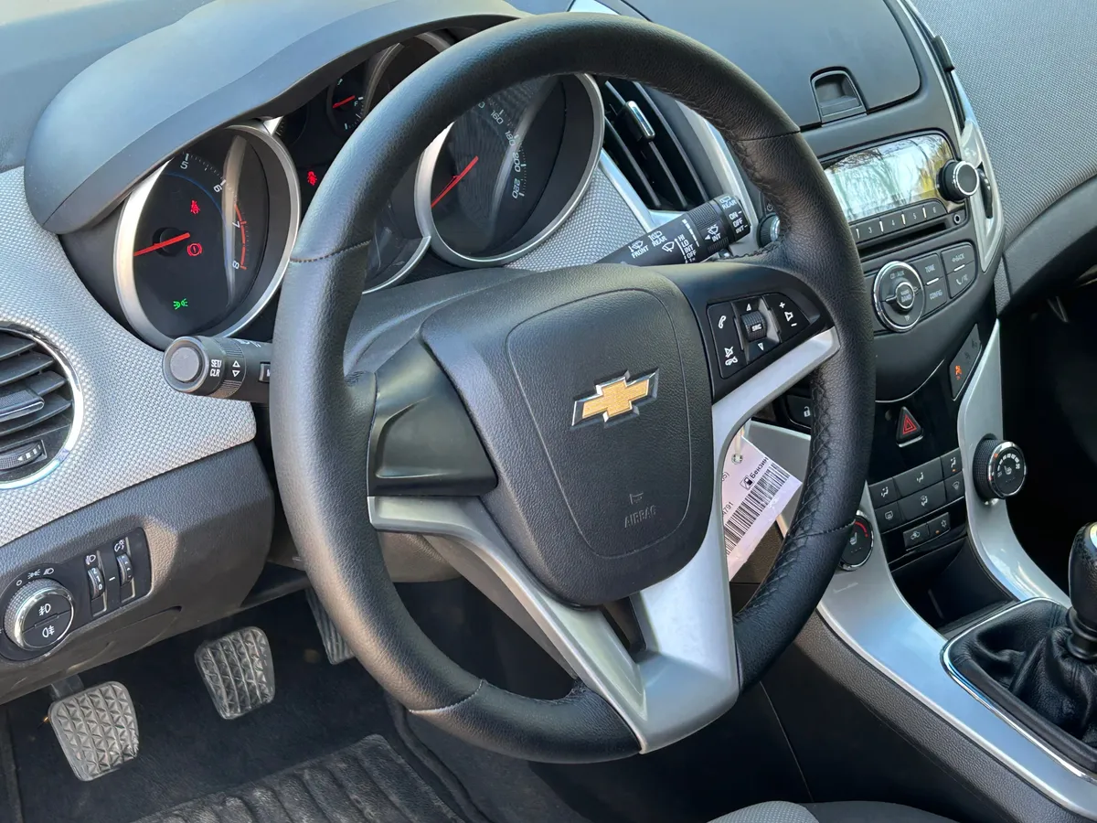 Chevrolet Cruze 1.8 MT (141 л.с.)