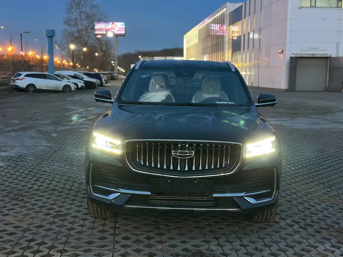 Geely Monjaro 2.0 AT 4WD (238 л.с.)