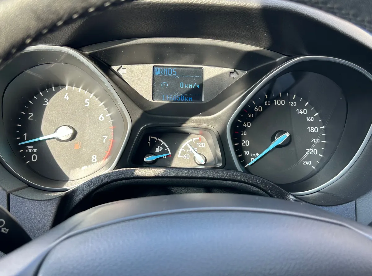 Ford Focus 1.6 Ti-VCT PowerShift (125 л.с.)