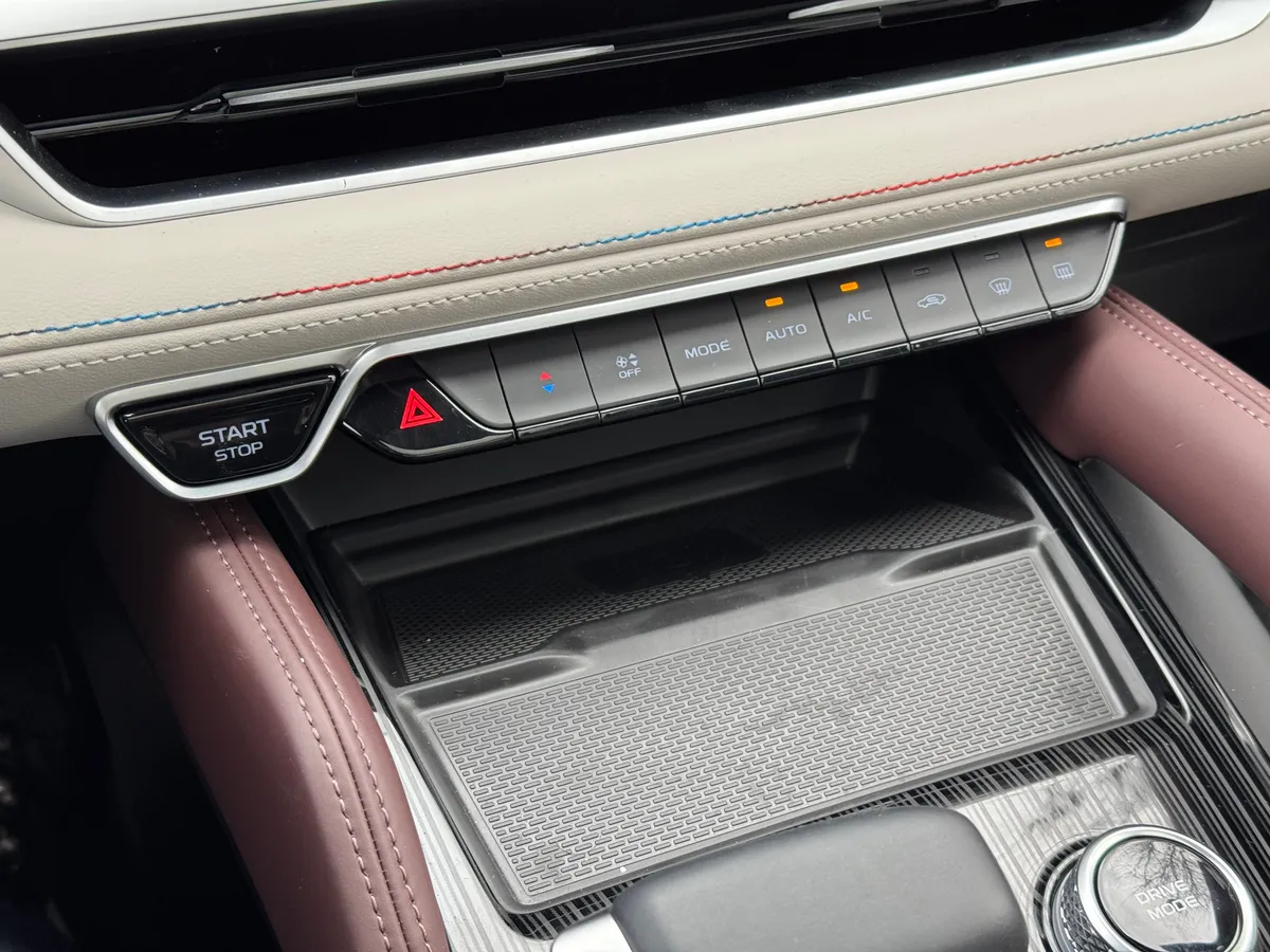 Geely Monjaro 2.0 AT 4WD (238 л.с.)